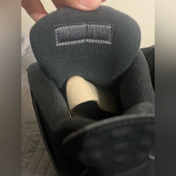 Jordan 4 Retro Black Cat (2020) - Picture 4 of 6